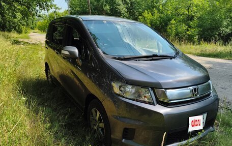 Honda Freed I, 2015 год, 1 585 000 рублей, 2 фотография