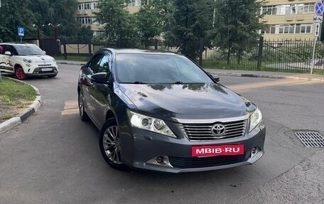 Toyota Camry, 2013 год, 1 715 000 рублей, 2 фотография