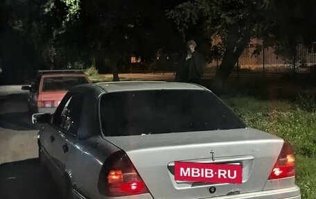 Mercedes-Benz C-Класс, 1995 год, 60 000 рублей, 3 фотография