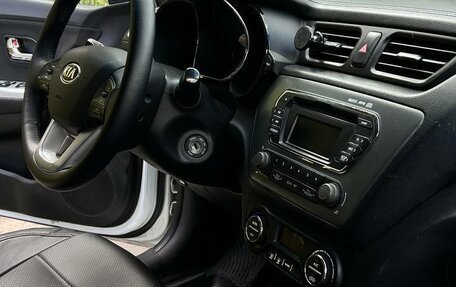 KIA Rio III рестайлинг, 2014 год, 820 000 рублей, 24 фотография