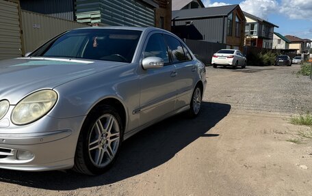 Mercedes-Benz E-Класс, 2002 год, 560 000 рублей, 2 фотография