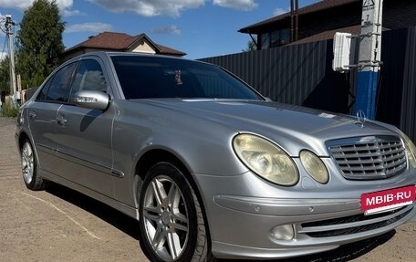 Mercedes-Benz E-Класс, 2002 год, 560 000 рублей, 8 фотография