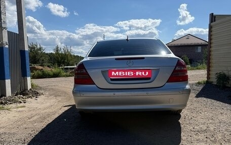 Mercedes-Benz E-Класс, 2002 год, 560 000 рублей, 5 фотография