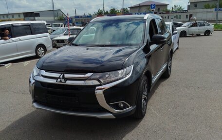 Mitsubishi Outlander III рестайлинг 3, 2018 год, 2 100 000 рублей, 5 фотография