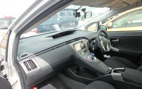 Toyota Prius, 2012 год, 1 340 000 рублей, 3 фотография