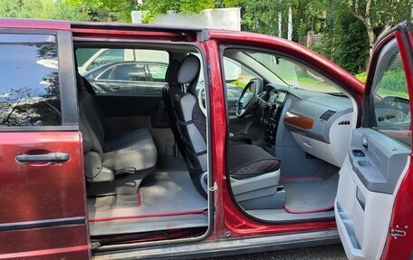 Chrysler Town & Country V рестайлинг, 2007 год, 730 000 рублей, 3 фотография