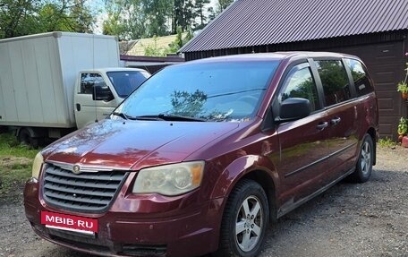 Chrysler Town & Country V рестайлинг, 2007 год, 730 000 рублей, 2 фотография