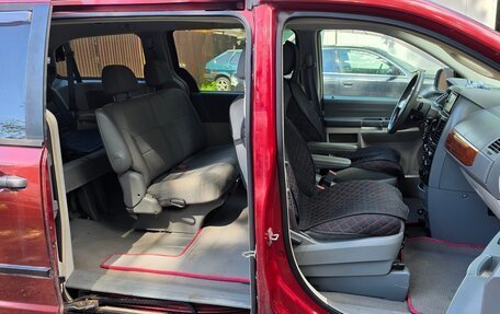Chrysler Town & Country V рестайлинг, 2007 год, 730 000 рублей, 4 фотография