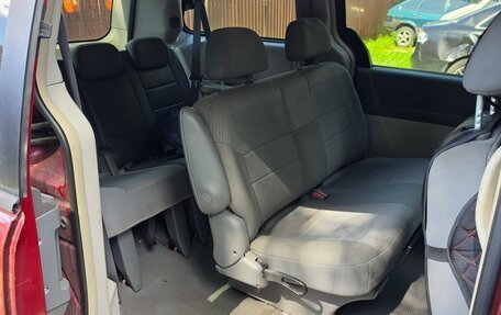 Chrysler Town & Country V рестайлинг, 2007 год, 730 000 рублей, 8 фотография