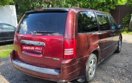 Chrysler Town & Country V рестайлинг, 2007 год, 730 000 рублей, 5 фотография