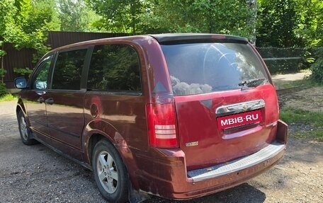 Chrysler Town & Country V рестайлинг, 2007 год, 730 000 рублей, 6 фотография