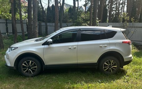 Toyota RAV4, 2016 год, 2 700 000 рублей, 3 фотография