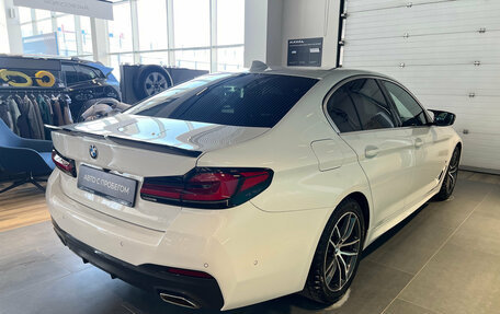 BMW 5 серия, 2021 год, 5 700 000 рублей, 4 фотография