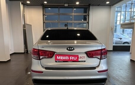 KIA Rio III рестайлинг, 2016 год, 940 000 рублей, 4 фотография