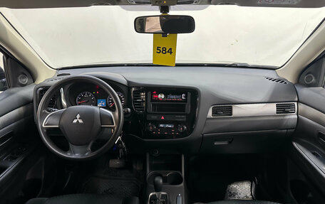 Mitsubishi Outlander III рестайлинг 3, 2014 год, 1 410 000 рублей, 8 фотография