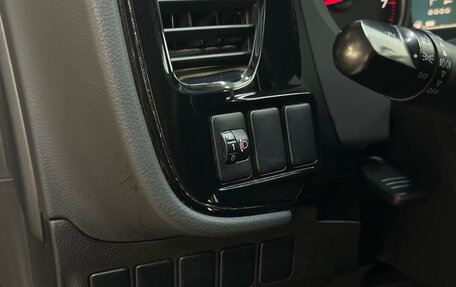 Mitsubishi Outlander III рестайлинг 3, 2014 год, 1 410 000 рублей, 12 фотография