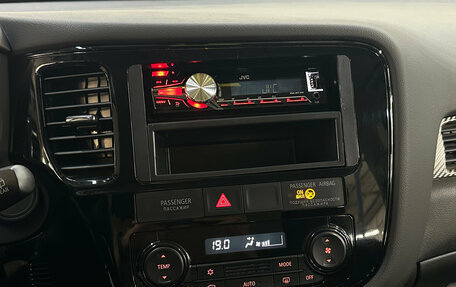 Mitsubishi Outlander III рестайлинг 3, 2014 год, 1 410 000 рублей, 15 фотография