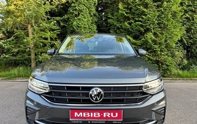 Volkswagen Tiguan II, 2021 год, 3 250 000 рублей, 1 фотография