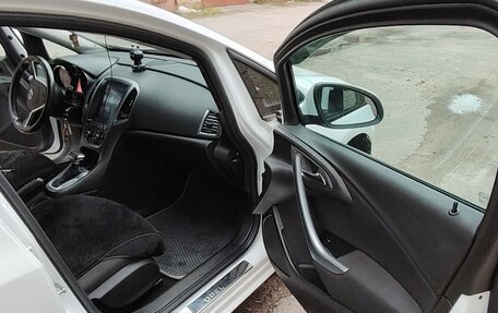 Opel Astra J, 2013 год, 600 000 рублей, 11 фотография