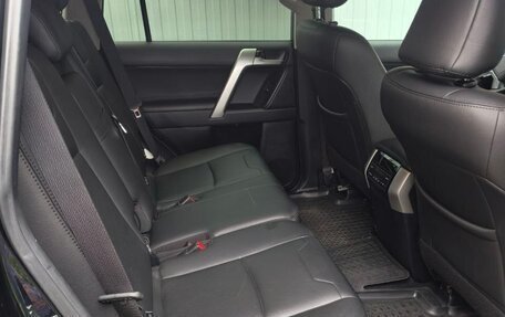 Toyota Land Cruiser Prado 150 рестайлинг 2, 2018 год, 6 000 000 рублей, 9 фотография