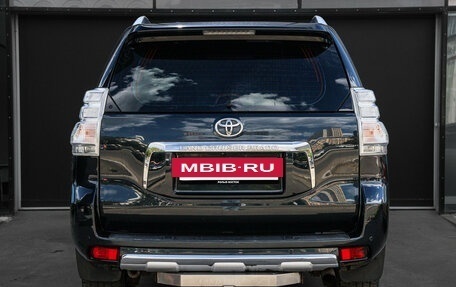 Toyota Land Cruiser Prado 150 рестайлинг 2, 2011 год, 2 450 000 рублей, 6 фотография
