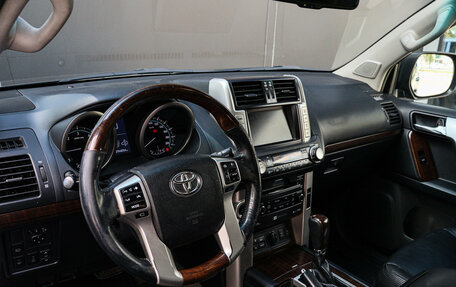Toyota Land Cruiser Prado 150 рестайлинг 2, 2011 год, 2 450 000 рублей, 12 фотография