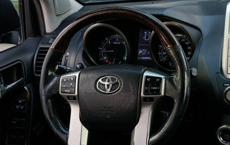 Toyota Land Cruiser Prado 150 рестайлинг 2, 2011 год, 2 450 000 рублей, 11 фотография