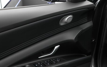 Hyundai Elantra, 2023 год, 2 190 000 рублей, 17 фотография