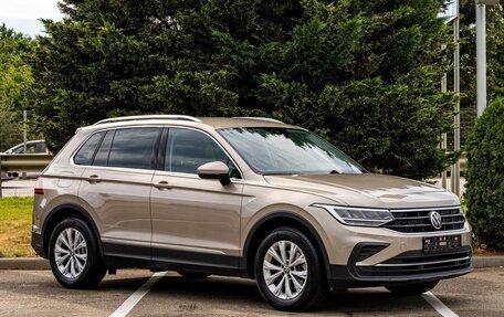 Volkswagen Tiguan II, 2021 год, 2 095 000 рублей, 3 фотография