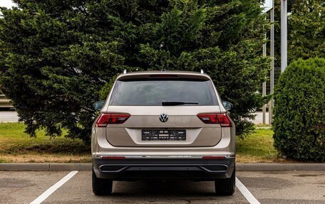 Volkswagen Tiguan II, 2021 год, 2 095 000 рублей, 5 фотография