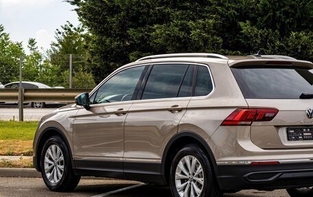 Volkswagen Tiguan II, 2021 год, 2 095 000 рублей, 9 фотография