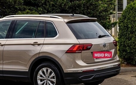 Volkswagen Tiguan II, 2021 год, 2 095 000 рублей, 10 фотография