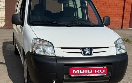 Peugeot Partner II рестайлинг 2, 2010 год, 535 000 рублей, 2 фотография