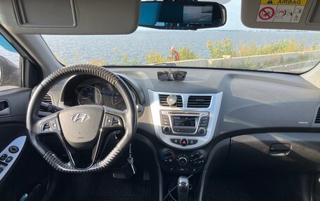 Hyundai Solaris II рестайлинг, 2015 год, 749 000 рублей, 3 фотография