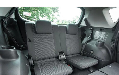 Toyota Verso I, 2011 год, 1 250 000 рублей, 8 фотография