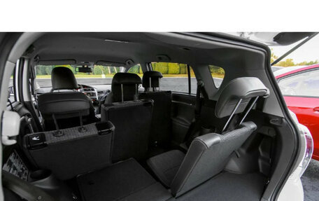 Toyota Verso I, 2011 год, 1 250 000 рублей, 7 фотография