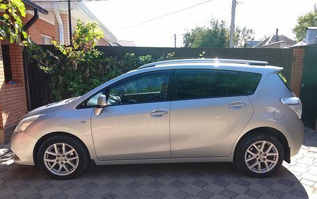 Toyota Verso I, 2011 год, 1 250 000 рублей, 23 фотография