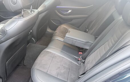 Mercedes-Benz E-Класс, 2017 год, 3 350 000 рублей, 4 фотография