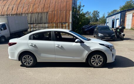 KIA Rio IV, 2020 год, 1 590 000 рублей, 8 фотография