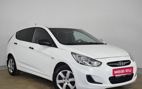 Hyundai Solaris II рестайлинг, 2013 год, 830 000 рублей, 3 фотография