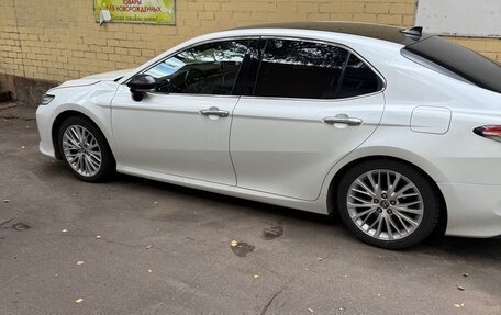 Toyota Camry, 2018 год, 2 900 000 рублей, 6 фотография