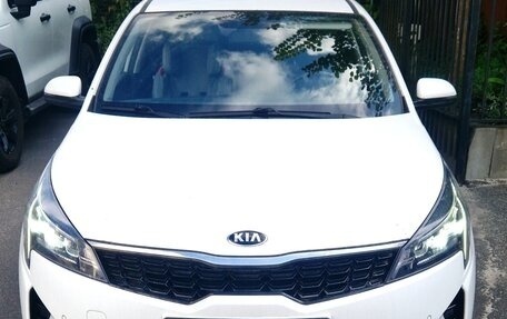 KIA Rio IV, 2021 год, 2 355 000 рублей, 2 фотография