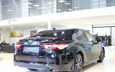 Toyota Camry, 2021 год, 2 650 000 рублей, 6 фотография