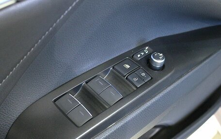 Toyota Camry, 2021 год, 2 650 000 рублей, 16 фотография