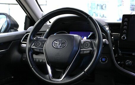 Toyota Camry, 2021 год, 2 650 000 рублей, 10 фотография