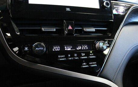 Toyota Camry, 2021 год, 2 650 000 рублей, 20 фотография