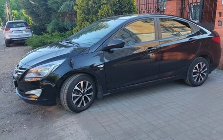 Hyundai Solaris II рестайлинг, 2014 год, 1 000 000 рублей, 3 фотография