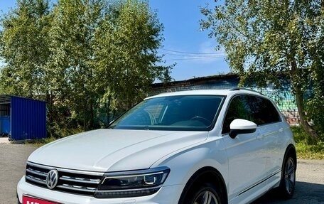 Volkswagen Tiguan II, 2018 год, 2 450 000 рублей, 3 фотография