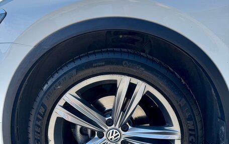 Volkswagen Tiguan II, 2018 год, 2 450 000 рублей, 13 фотография
