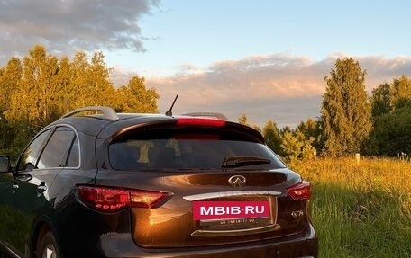 Infiniti QX70, 2016 год, 2 350 000 рублей, 5 фотография